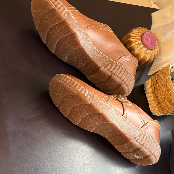 Clarks Tan Leather Casual Loafers - Picture 3 of 3